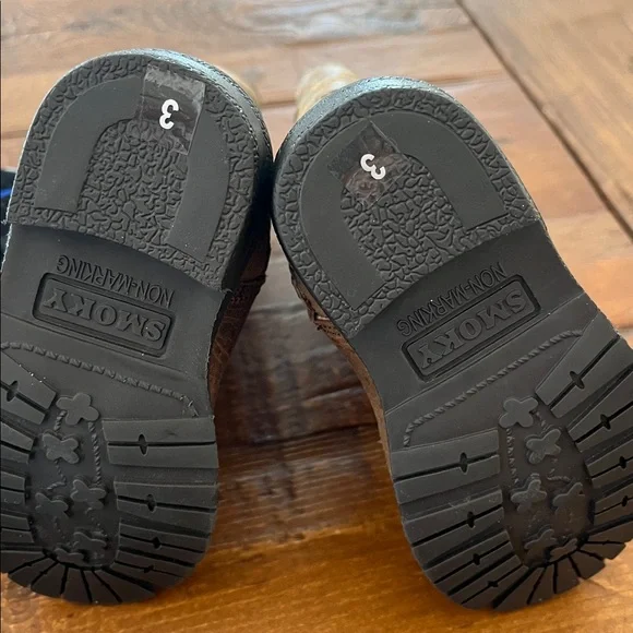 Baby cowboy boots and athletic shoes size 3 except the ropers 0-6 mo - Picture 5 of 7